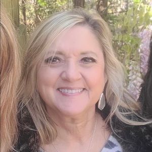 Meet your Posher, Connie